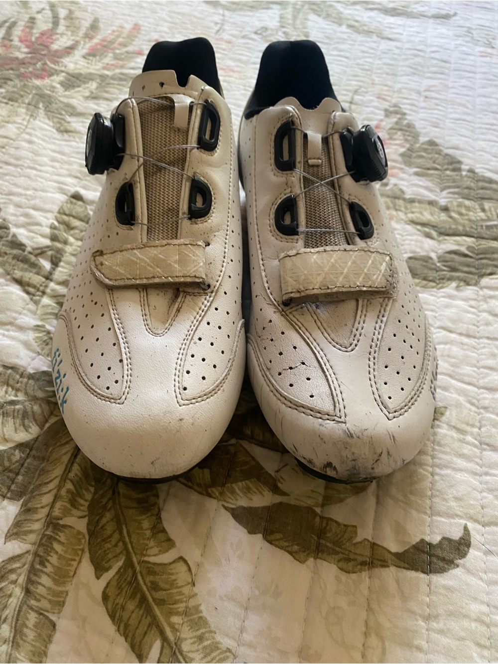 fi ‘ zi: k White Cycling Shoes with Dial Closure size 41